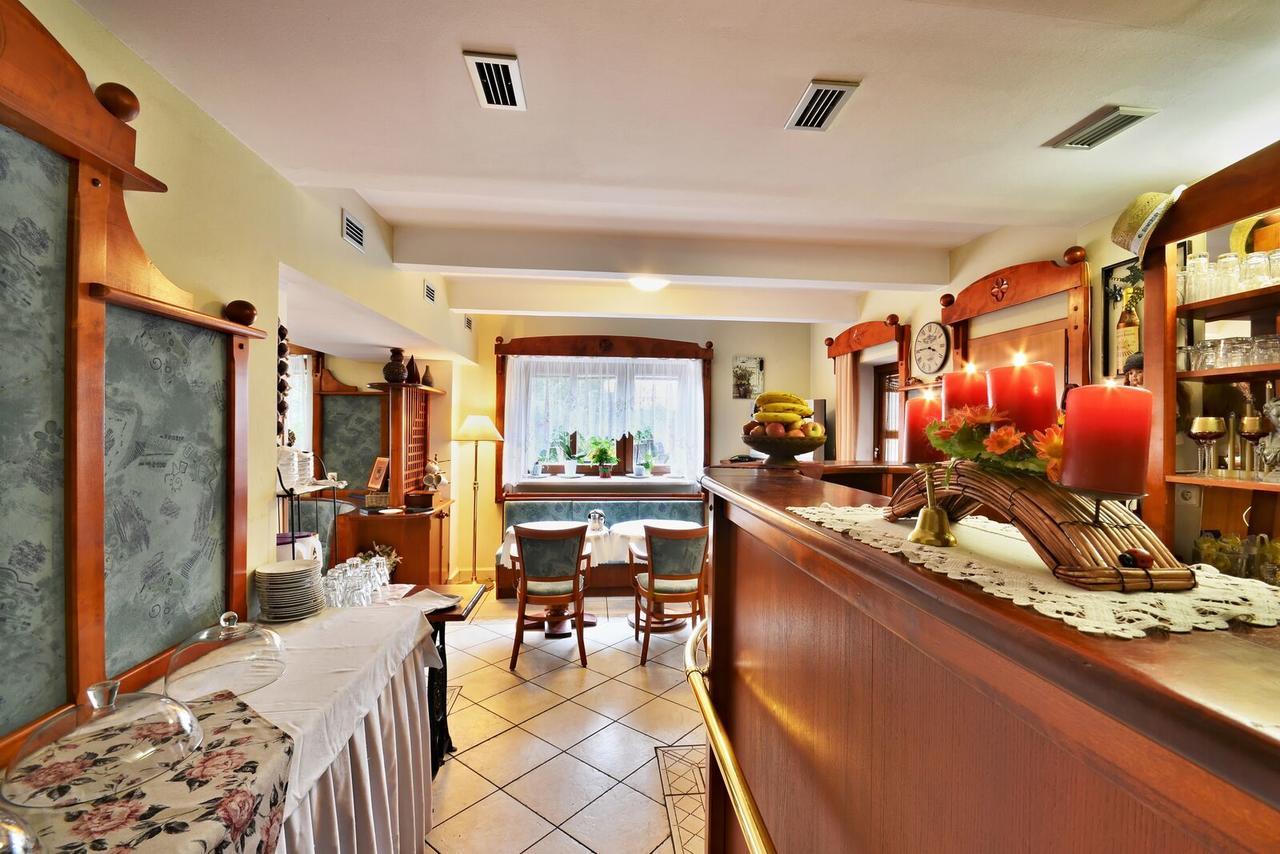 Hotel Villa Conti Pisek  Luaran gambar